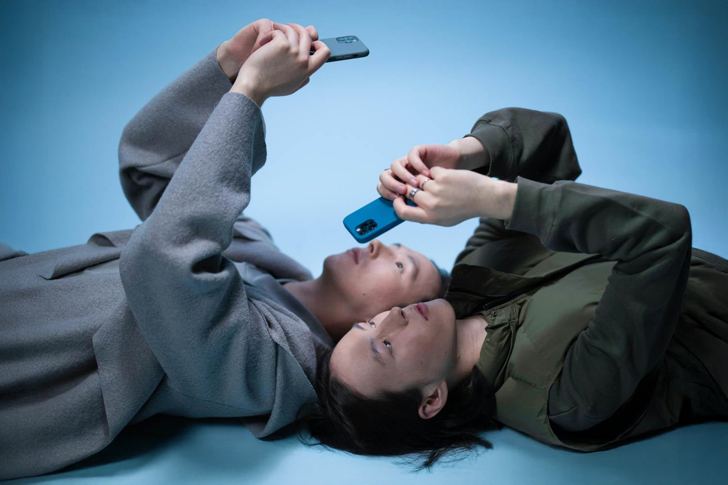 Dwa smartfony. Dwie wersje. Pro oraz Lite