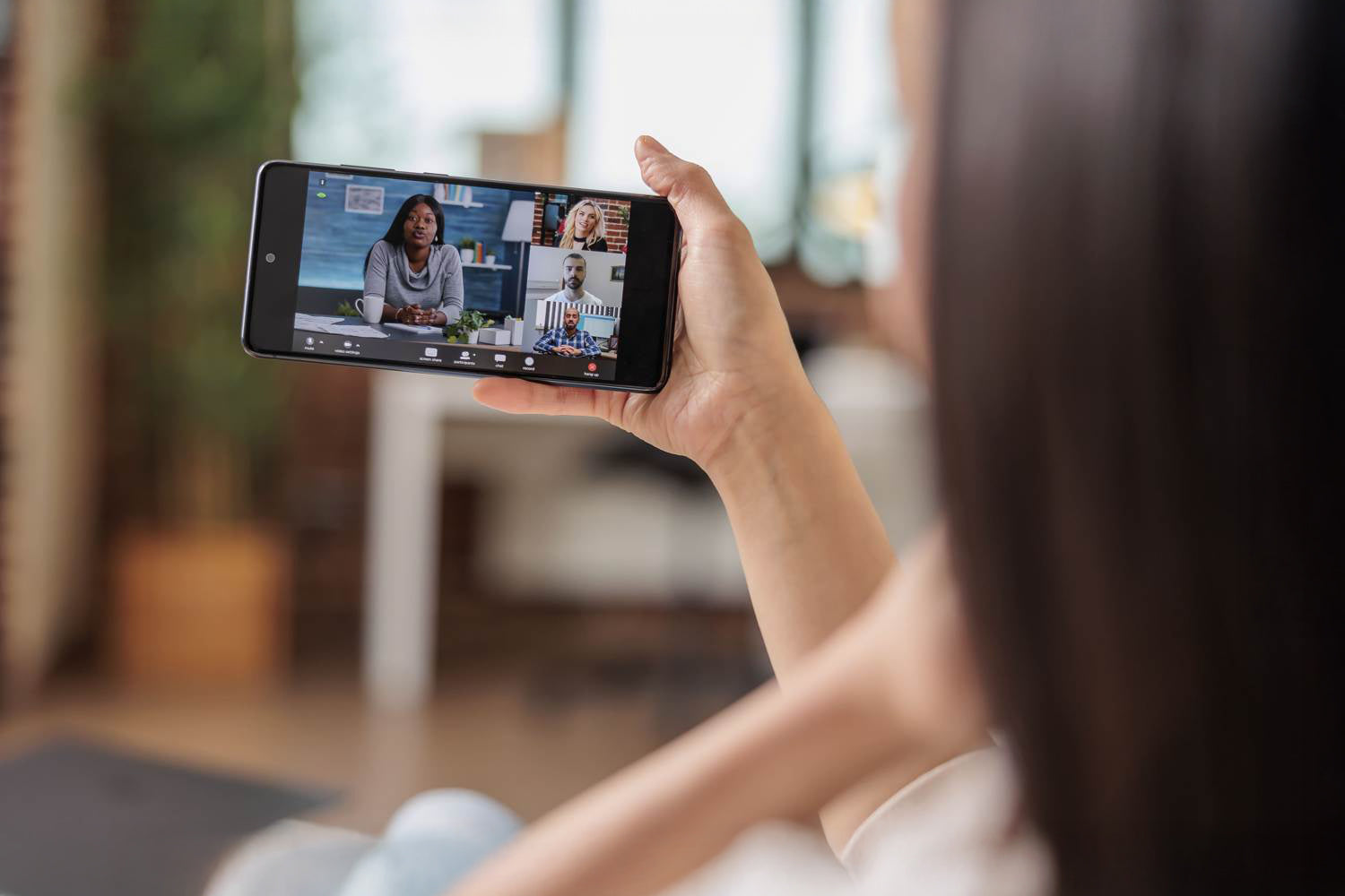 Spotkania online na telefonie