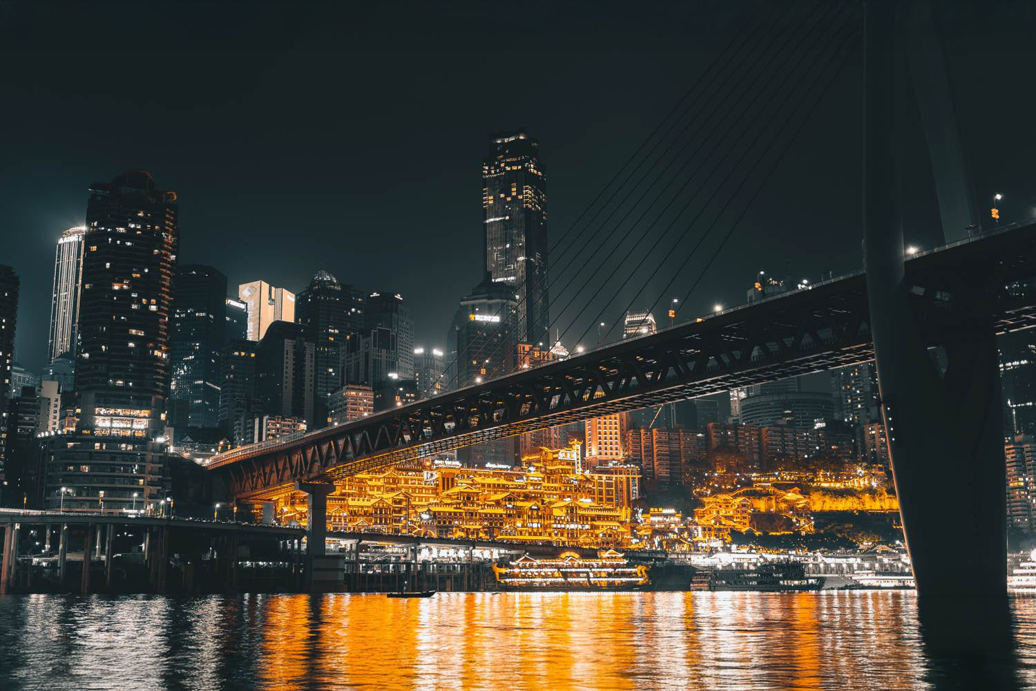 Zdjęcie miasta w trybie nocnym na smartfonie HONOR